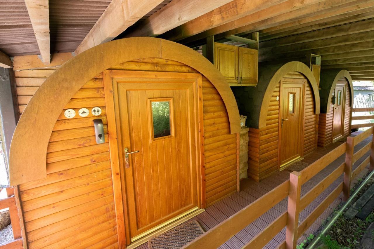 Ty Grug Pods Hotel Bryngwyn Ngoại thất bức ảnh